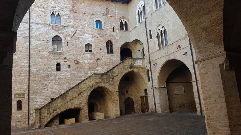 Palazzo storico a Foligno — Palazzo Trinci a Foligno