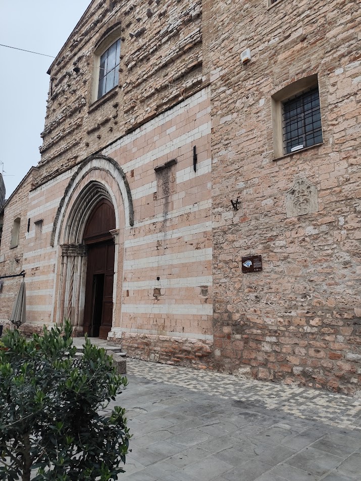 Chiesa_San_Giacomo_Foligno
