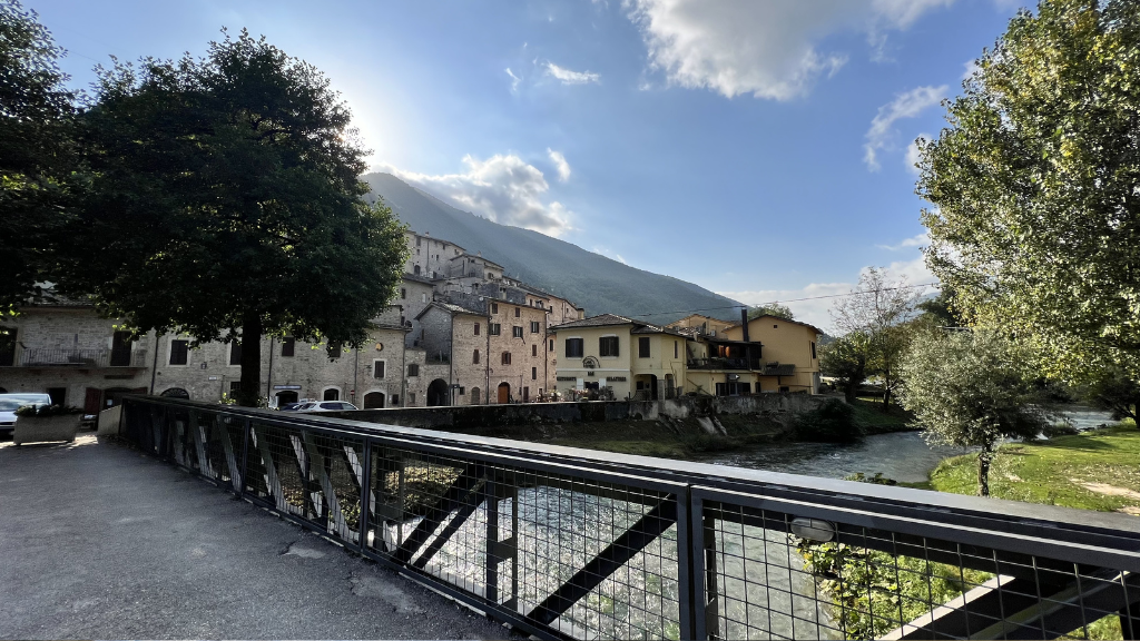 Hotel Le Colombare Foligno — struttura e servizi